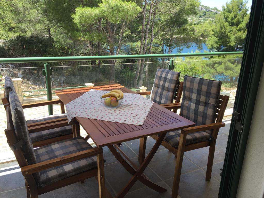 Apartment Maestral Rogač エクステリア 写真