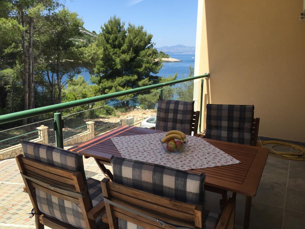Apartment Maestral Rogač エクステリア 写真
