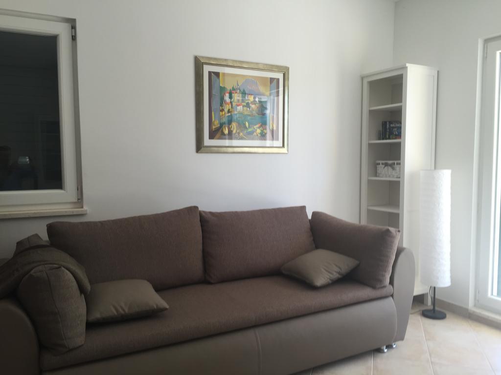 Apartment Maestral Rogač エクステリア 写真